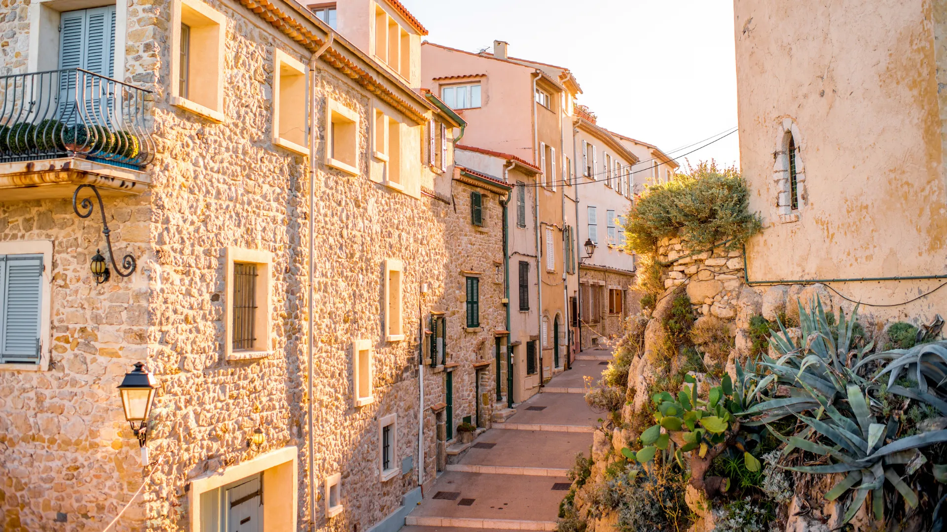Conseils propriétaires pour la location saisonnière sur la Côte d’Azur